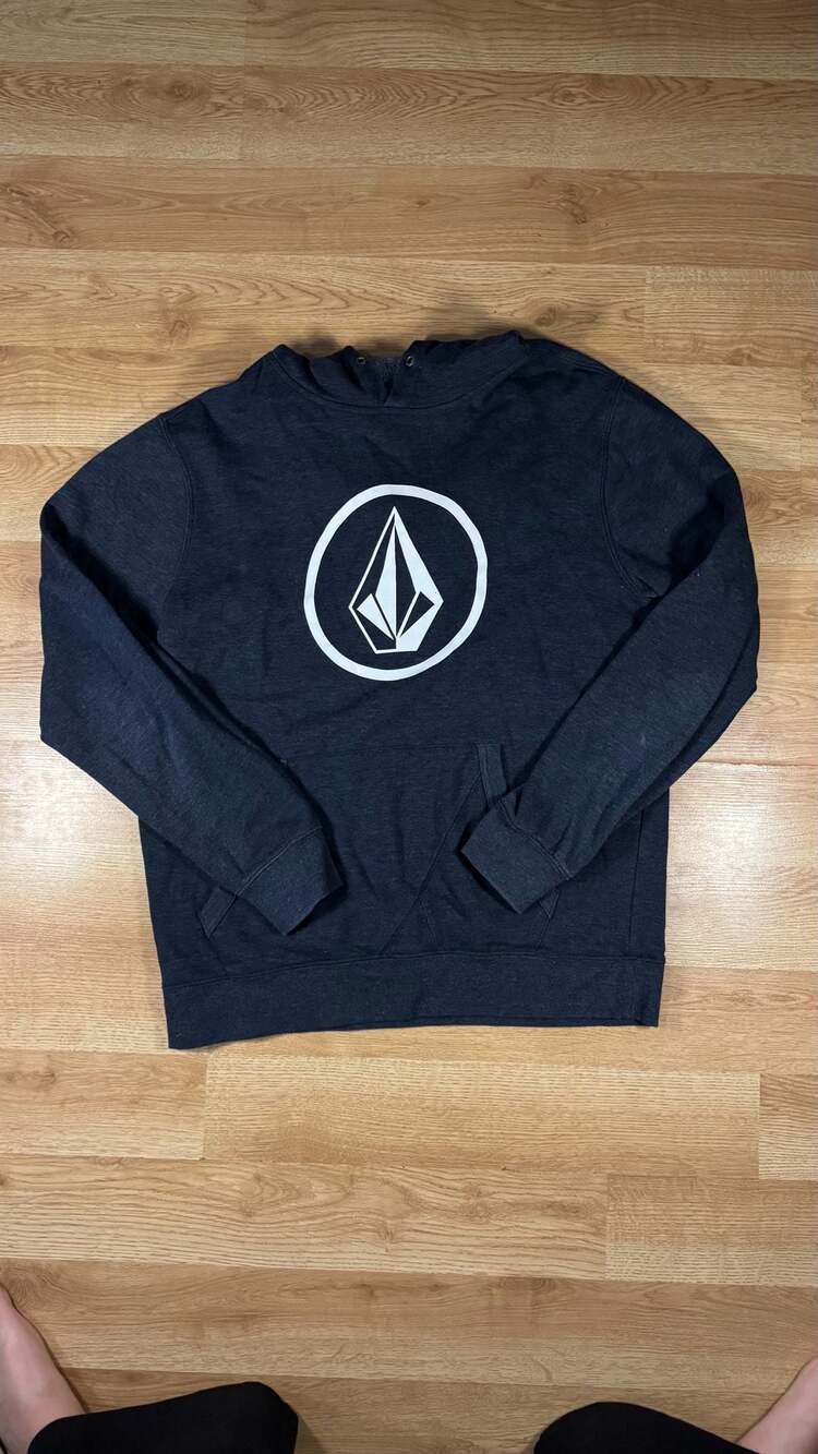 Volcom hoodie - Picture 2 of 4